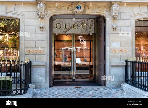 gucci paris champs elysees|boutique gucci paris.